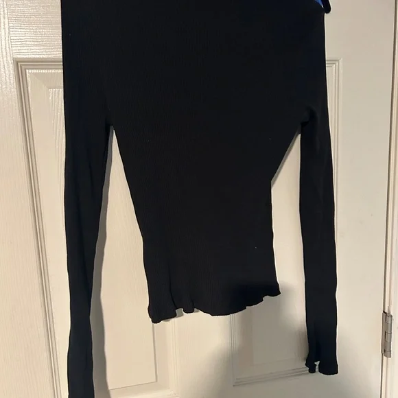 Quarter zip top - Picture 3 of 3